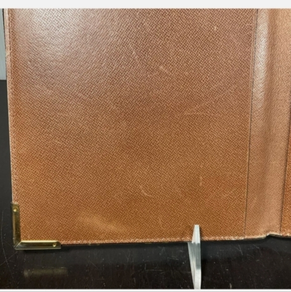 Louis Vuitton Monogram Desk Agenda 9”x6.5” - Picture 12 of 17